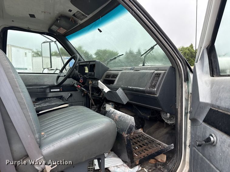 image for item EU2172 1994 Chevrolet Kodiak truck cab and chassis