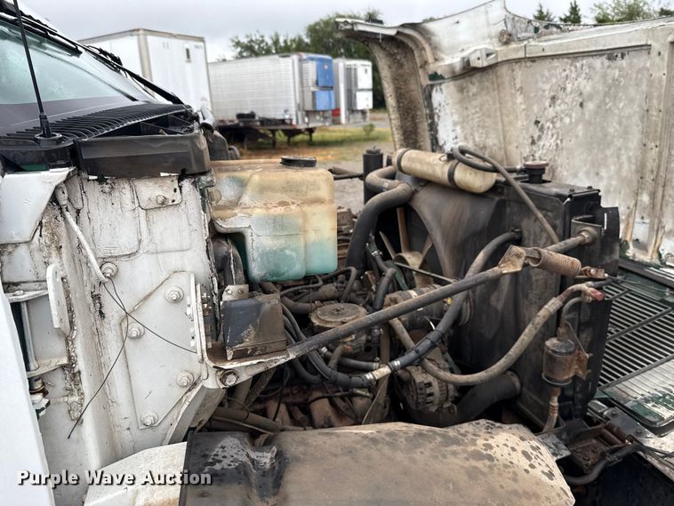 image for item EU2172 1994 Chevrolet Kodiak truck cab and chassis