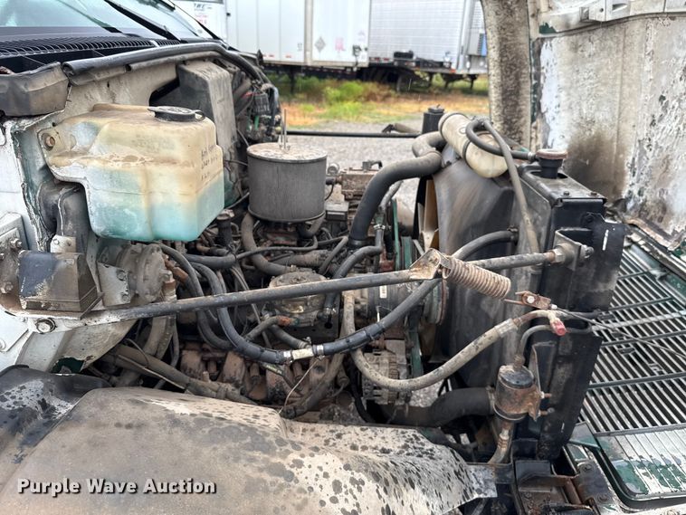 image for item EU2172 1994 Chevrolet Kodiak truck cab and chassis