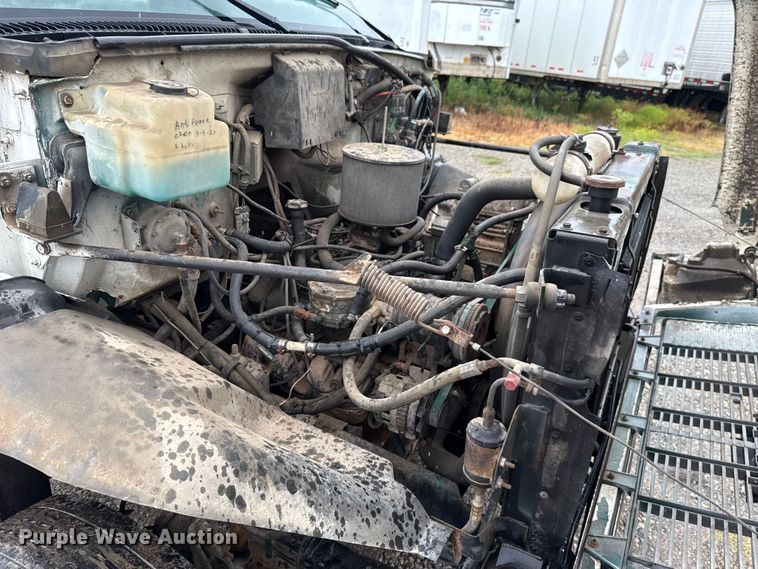 image for item EU2172 1994 Chevrolet Kodiak truck cab and chassis