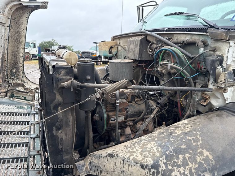 image for item EU2172 1994 Chevrolet Kodiak truck cab and chassis