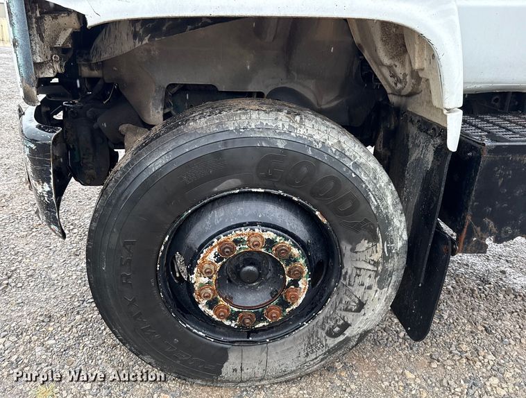 image for item EU2172 1994 Chevrolet Kodiak truck cab and chassis