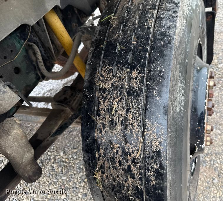 image for item EU2172 1994 Chevrolet Kodiak truck cab and chassis