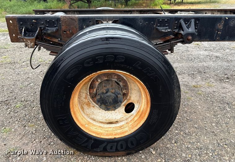 image for item EU2172 1994 Chevrolet Kodiak truck cab and chassis