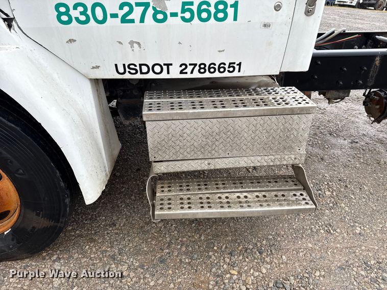 image for item EU2175 2005 Sterling Acterra truck cab and chassis