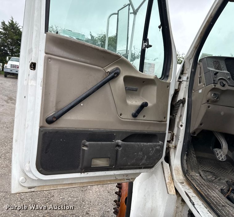 image for item EU2175 2005 Sterling Acterra truck cab and chassis