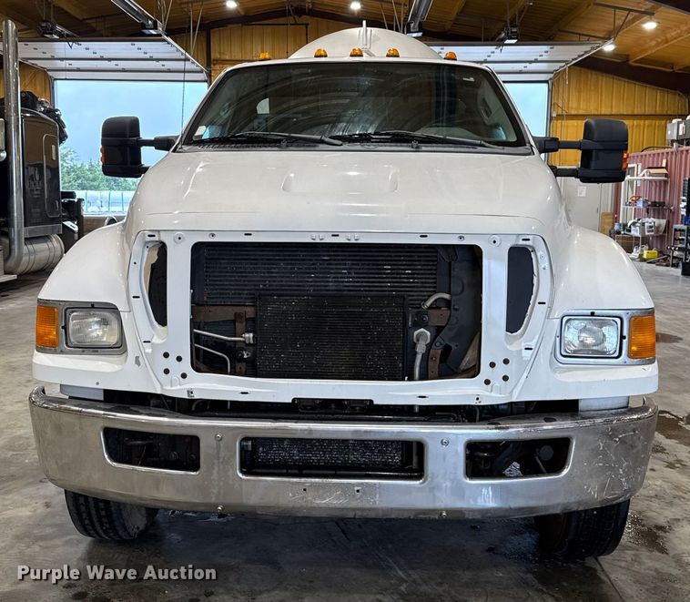 image for item EU2177 2011 Ford F-750 truck cab and chassis