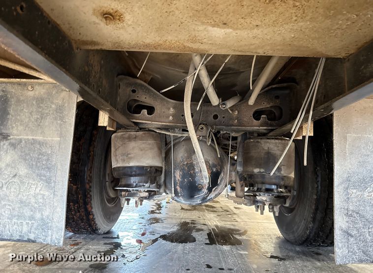 image for item EU2177 2011 Ford F-750 truck cab and chassis