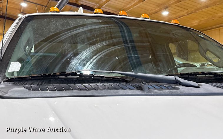 image for item EU2177 2011 Ford F-750 truck cab and chassis