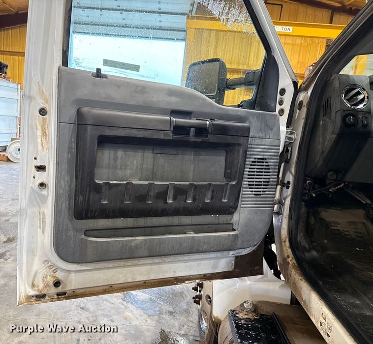 image for item EU2177 2011 Ford F-750 truck cab and chassis