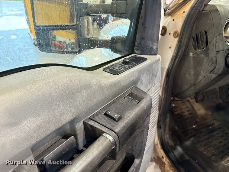 image for item EU2177 2011 Ford F-750 truck cab and chassis