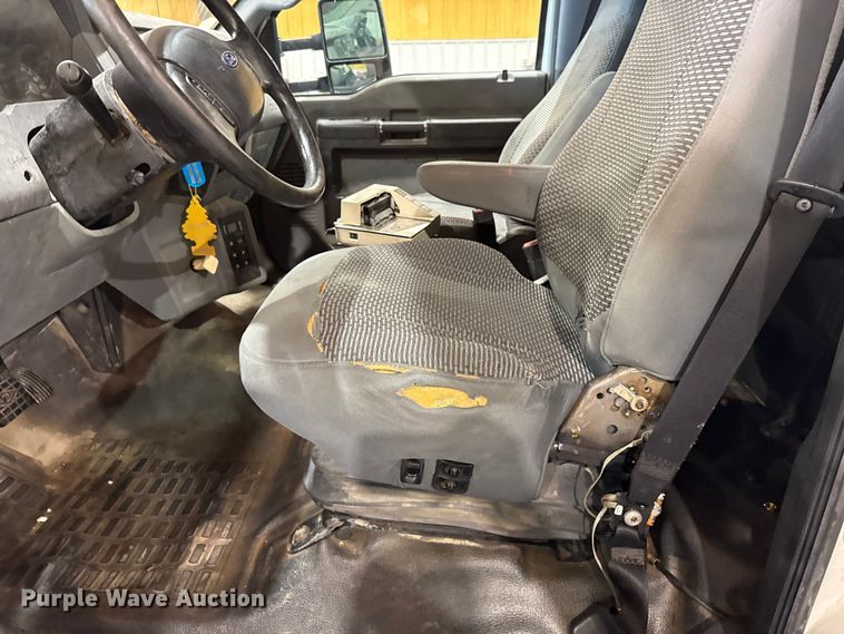 image for item EU2177 2011 Ford F-750 truck cab and chassis