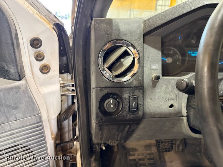 image for item EU2177 2011 Ford F-750 truck cab and chassis