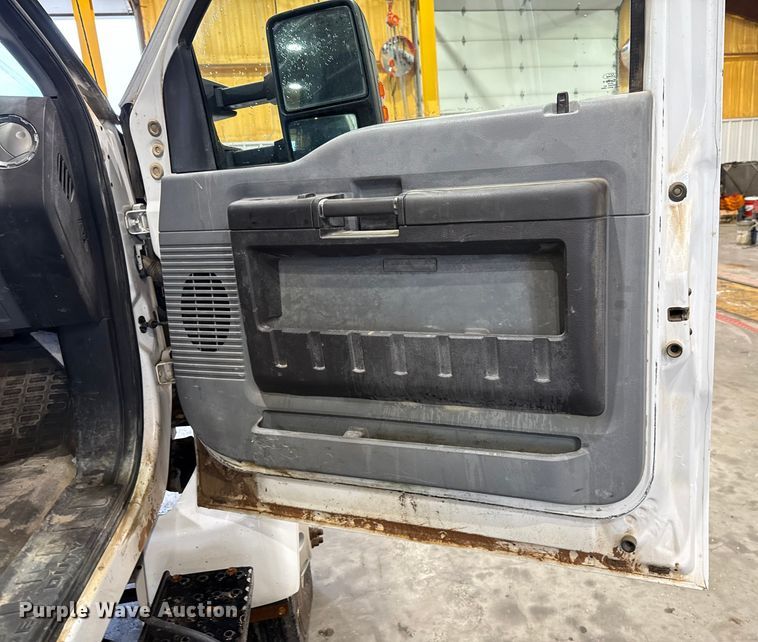 image for item EU2177 2011 Ford F-750 truck cab and chassis