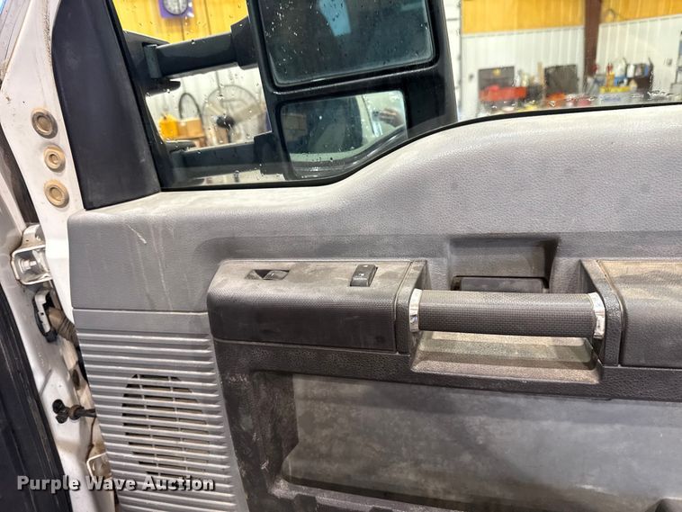 image for item EU2177 2011 Ford F-750 truck cab and chassis