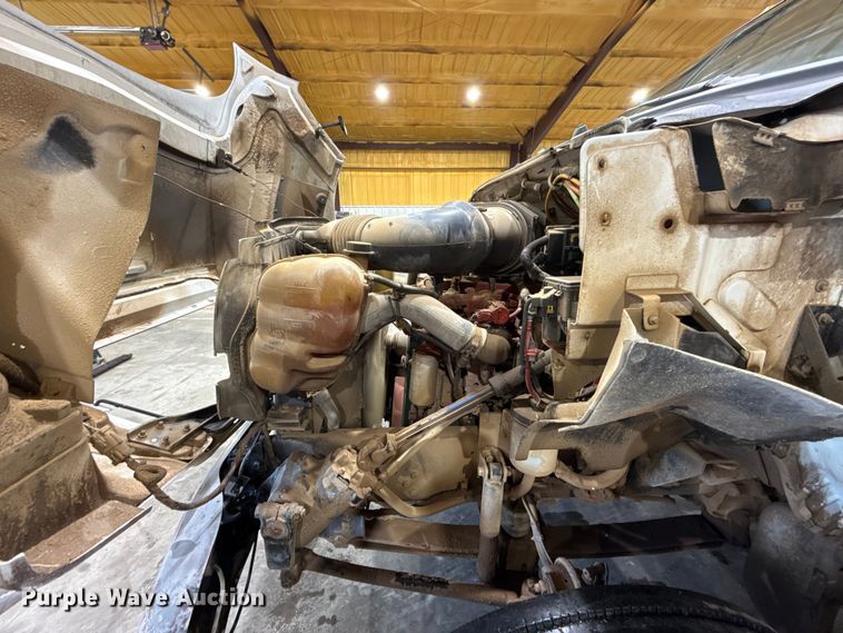 image for item EU2177 2011 Ford F-750 truck cab and chassis