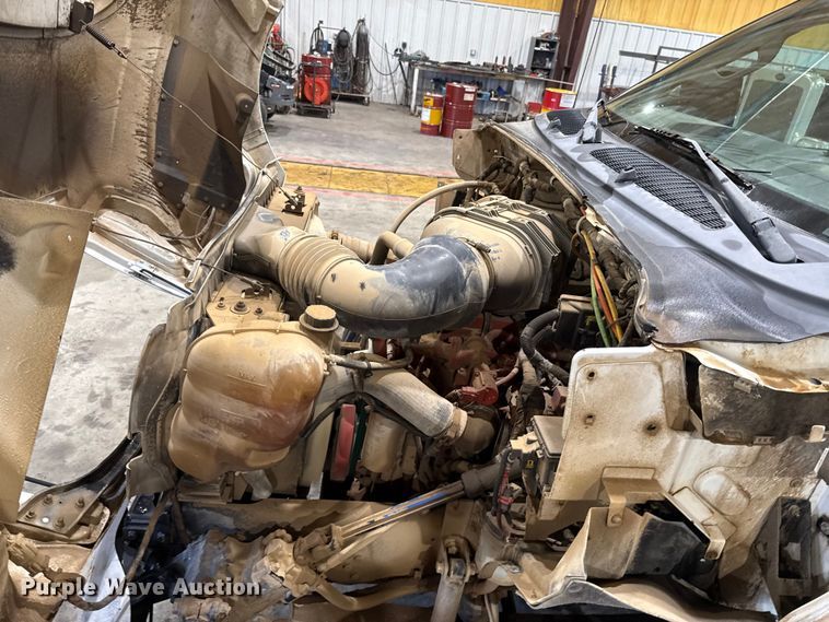 image for item EU2177 2011 Ford F-750 truck cab and chassis