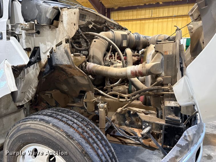 image for item EU2177 2011 Ford F-750 truck cab and chassis