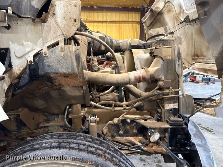 image for item EU2177 2011 Ford F-750 truck cab and chassis