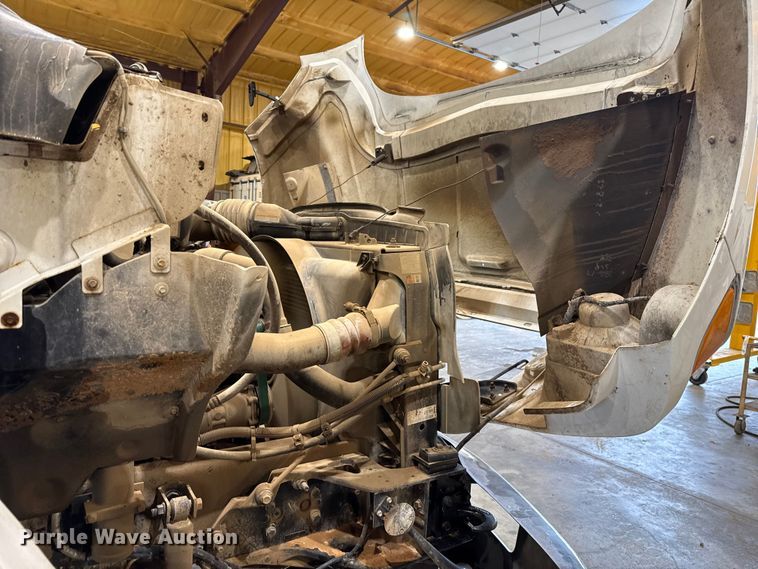 image for item EU2177 2011 Ford F-750 truck cab and chassis