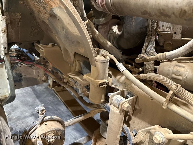 image for item EU2177 2011 Ford F-750 truck cab and chassis