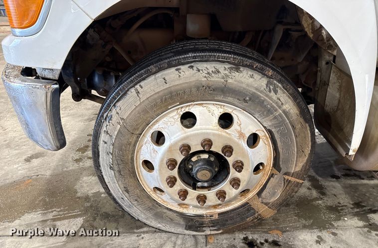 image for item EU2177 2011 Ford F-750 truck cab and chassis