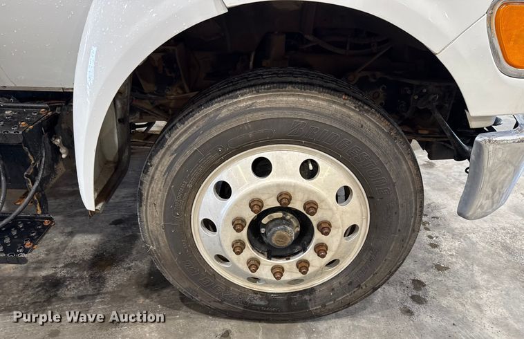 image for item EU2177 2011 Ford F-750 truck cab and chassis