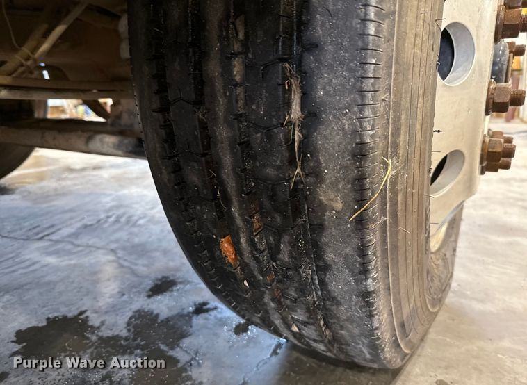 image for item EU2177 2011 Ford F-750 truck cab and chassis