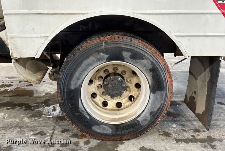 image for item EU2177 2011 Ford F-750 truck cab and chassis