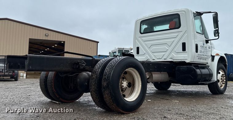 image for item EU2179 2005 International 4400 truck cab and chassis