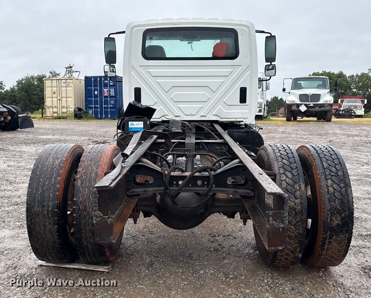 image for item EU2179 2005 International 4400 truck cab and chassis