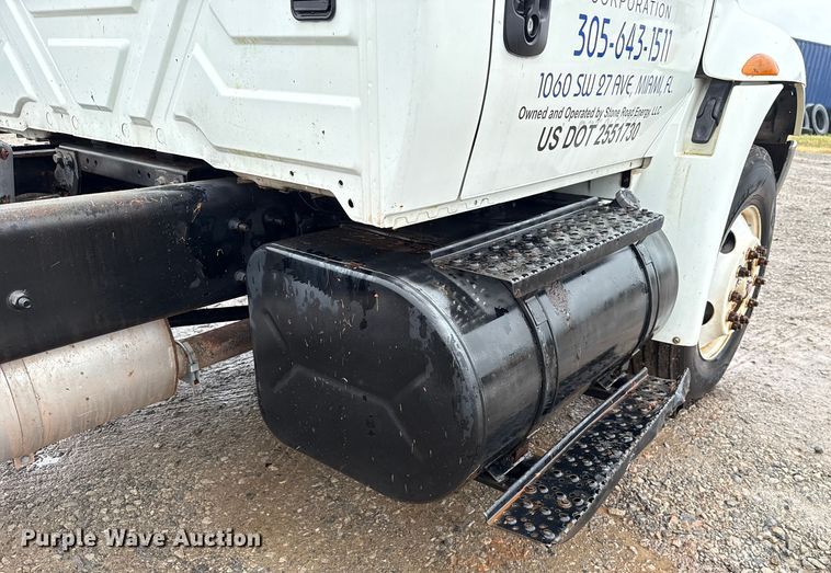 image for item EU2179 2005 International 4400 truck cab and chassis