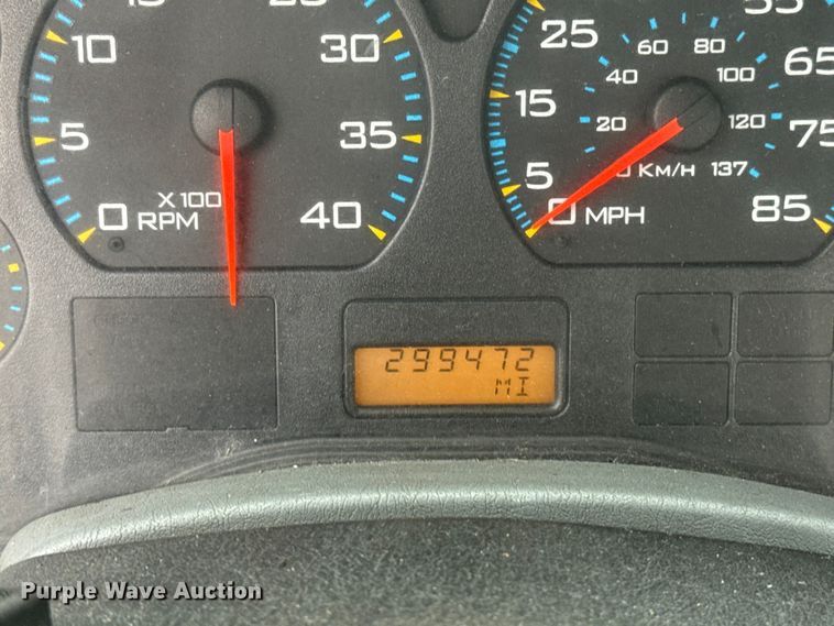 image for item EU2179 2005 International 4400 truck cab and chassis