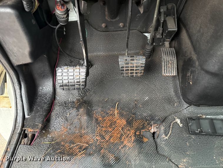 image for item EU2179 2005 International 4400 truck cab and chassis