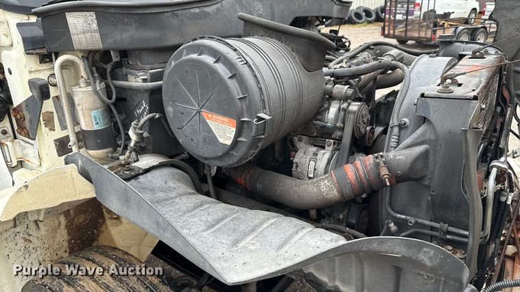 image for item EU2179 2005 International 4400 truck cab and chassis