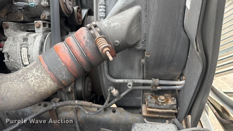 image for item EU2179 2005 International 4400 truck cab and chassis