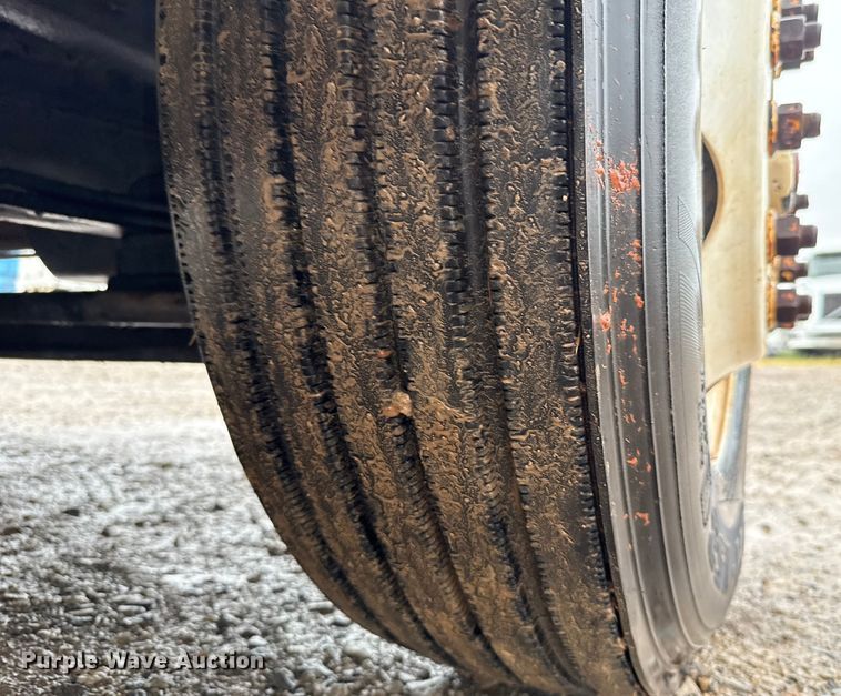 image for item EU2179 2005 International 4400 truck cab and chassis