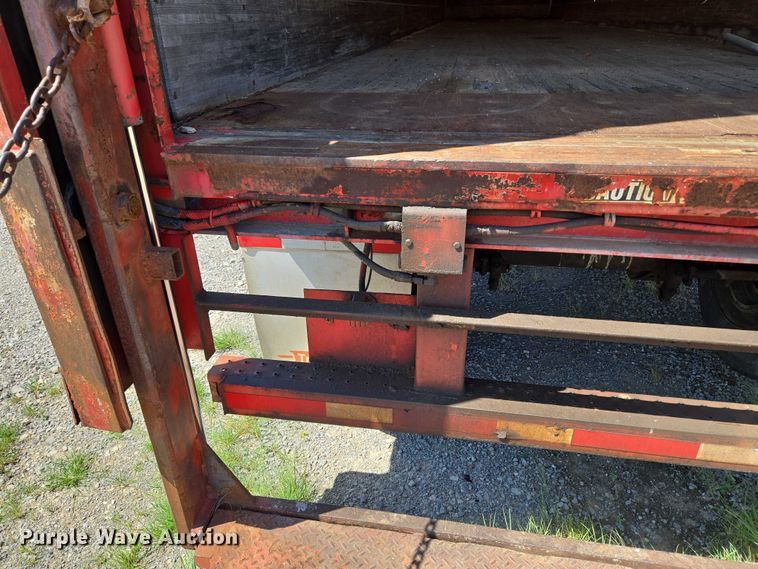 image for item EU3548 2008 Trailermobile dry van trailer