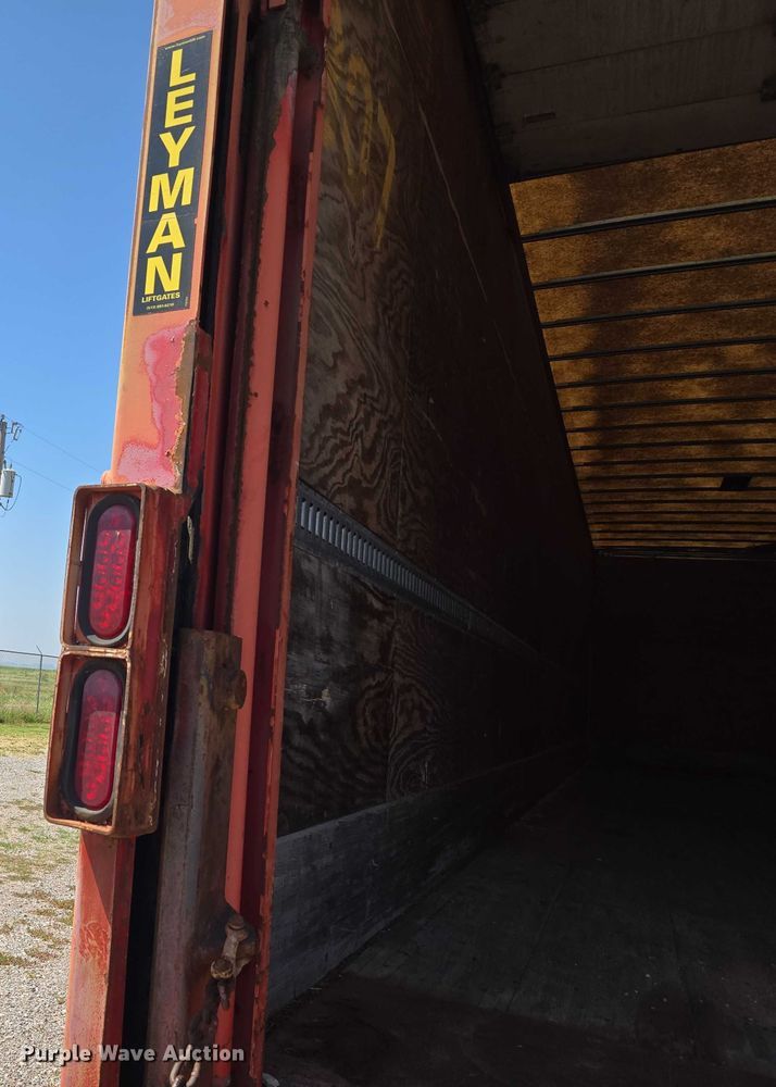 image for item EU3548 2008 Trailermobile dry van trailer