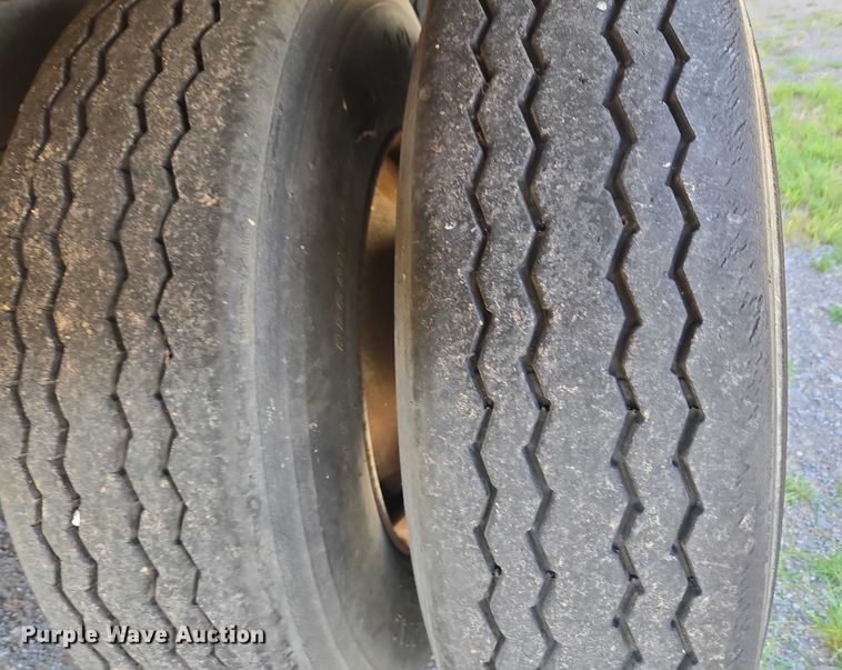 image for item EU3548 2008 Trailermobile dry van trailer