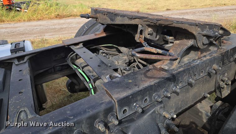 image for item EU3562 2015 Freightliner Cascadia semi truck