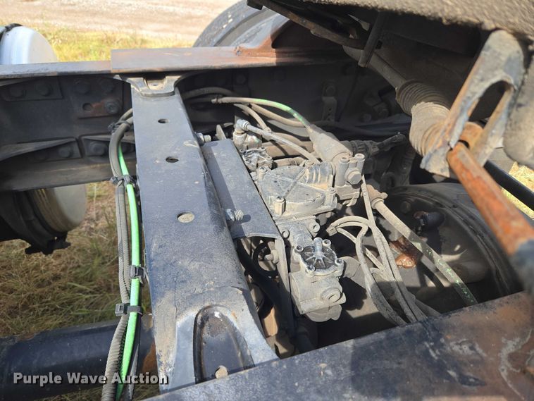 image for item EU3562 2015 Freightliner Cascadia semi truck