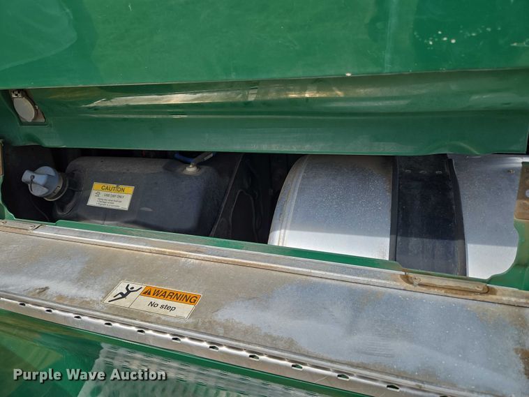 image for item EU3562 2015 Freightliner Cascadia semi truck