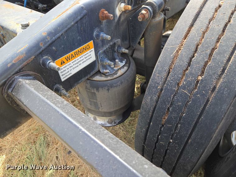 image for item EU3562 2015 Freightliner Cascadia semi truck