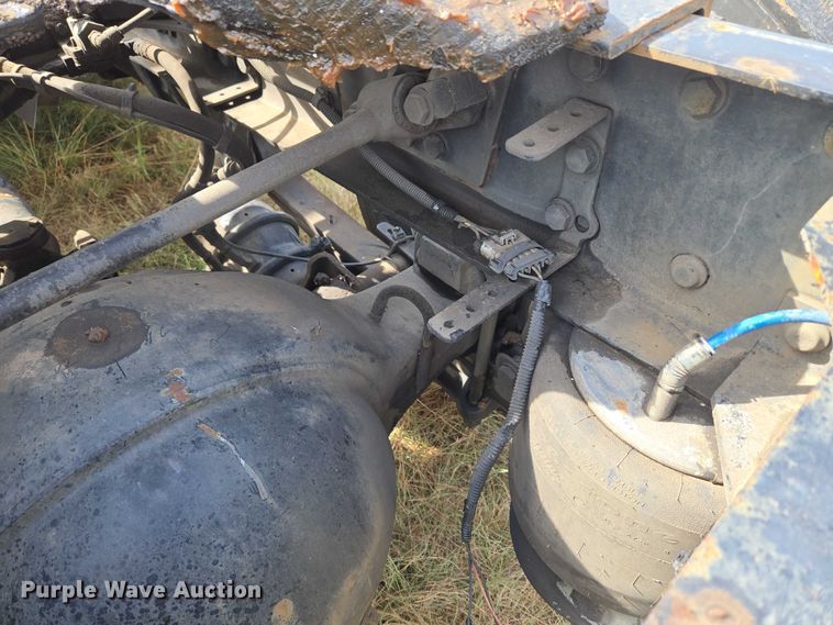 image for item EU3562 2015 Freightliner Cascadia semi truck