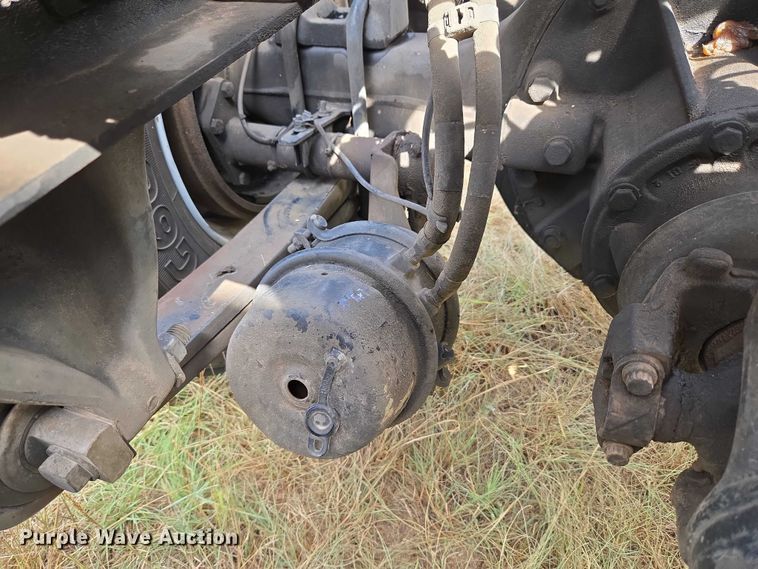 image for item EU3562 2015 Freightliner Cascadia semi truck