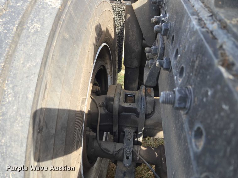 image for item EU3562 2015 Freightliner Cascadia semi truck