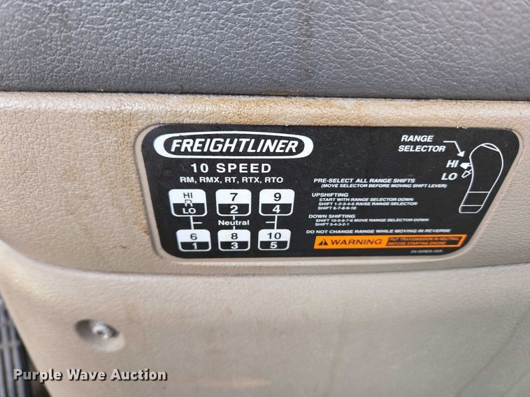 image for item EU3562 2015 Freightliner Cascadia semi truck