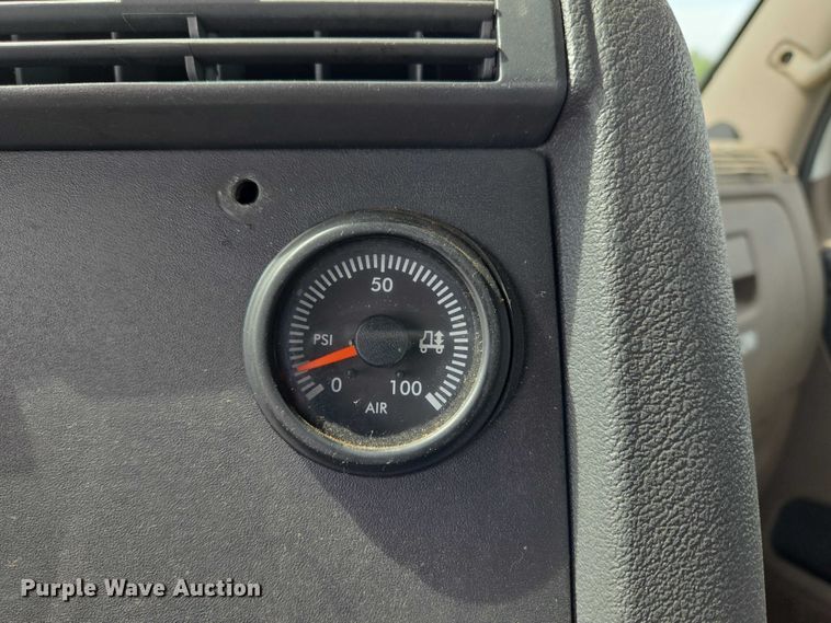 image for item EU3562 2015 Freightliner Cascadia semi truck