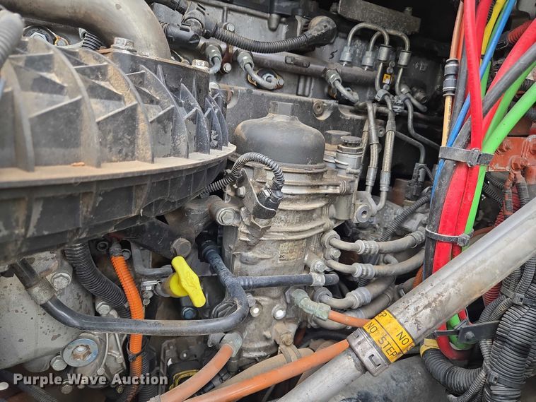 image for item EU3562 2015 Freightliner Cascadia semi truck